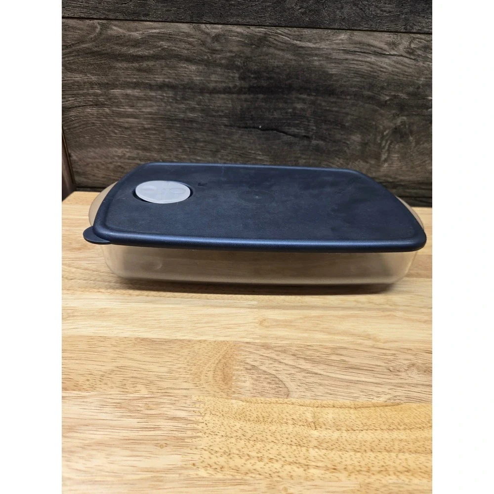 Tupperware Vent N Serve 6 Cup 1.4L Rectangular Microwave Container 3381B-1 Navy